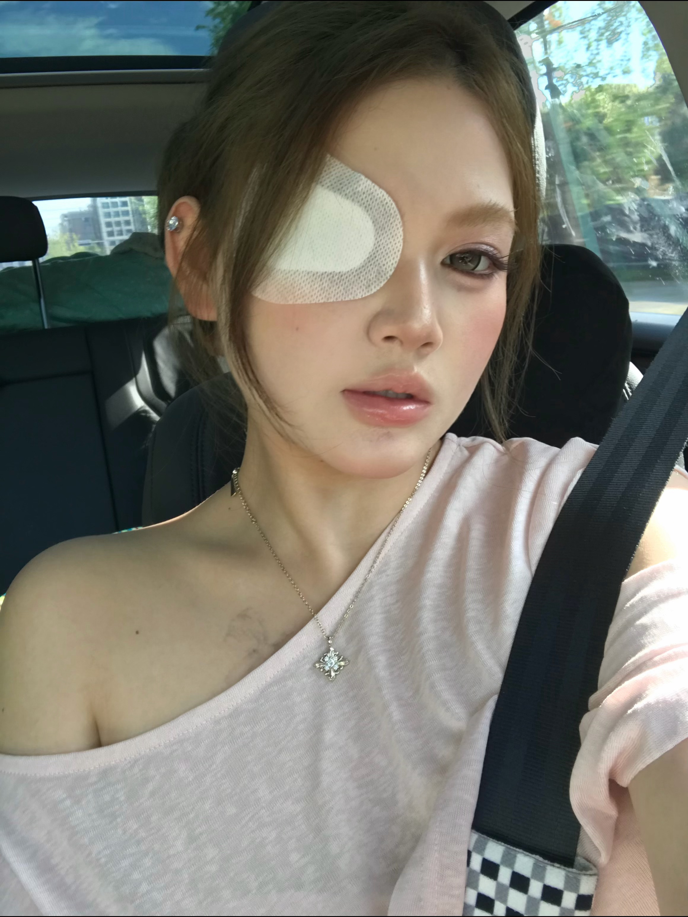 闺蜜今日独眼破碎感哈哈哈哈哈 