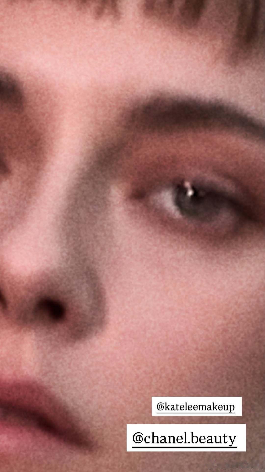 kristen stewart克里斯汀斯图尔特今日份造型，导演k继续为《水之年代