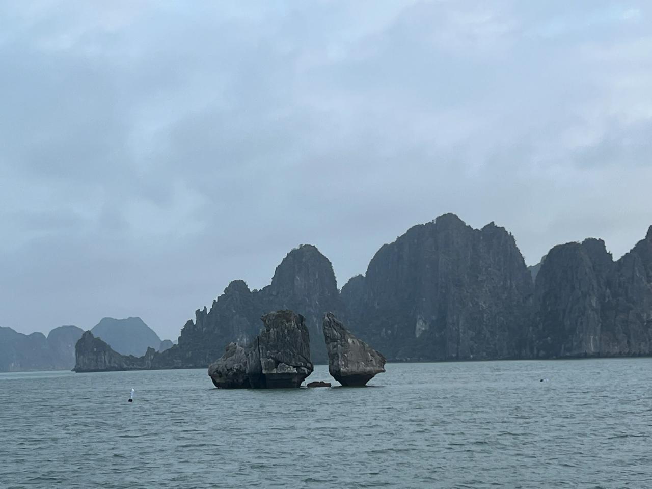 越南印象（5）：最美下龙湾。