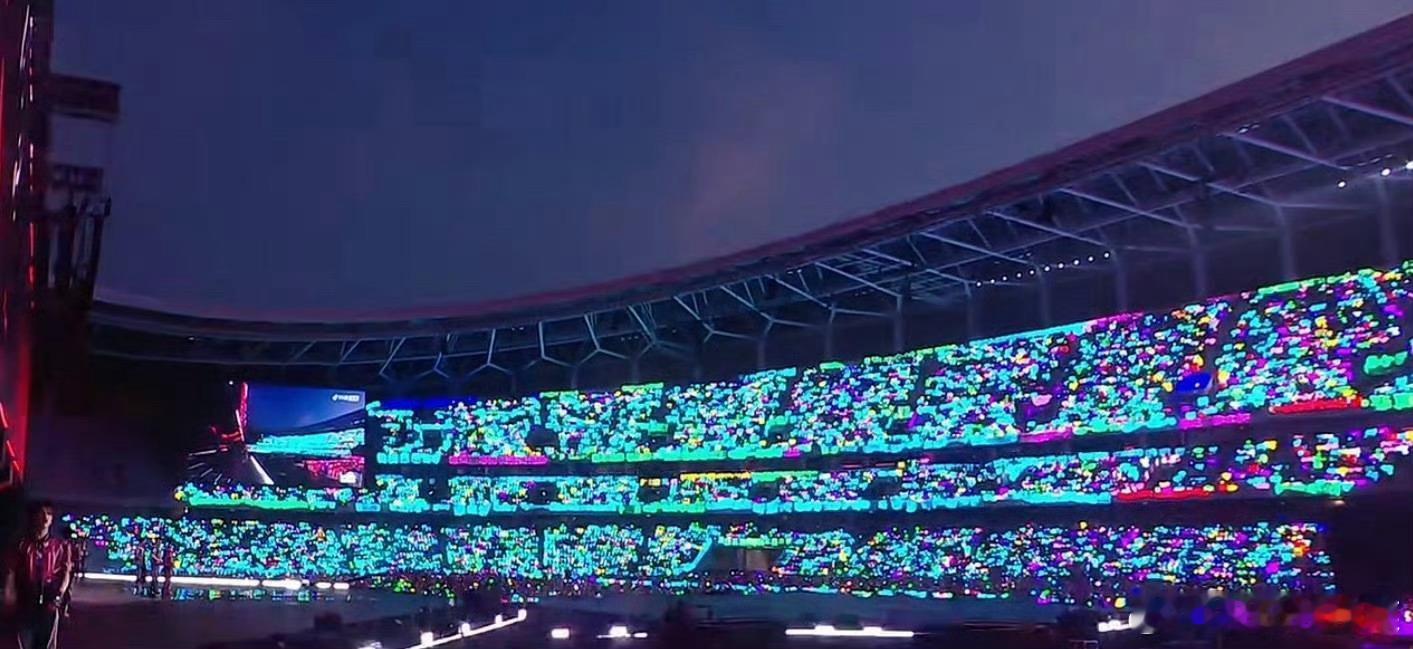 马嘉祺紫海💜🆚宋亚轩青海🩵，谁家秒了？时代少年团演唱会马嘉祺夏宫solo舞