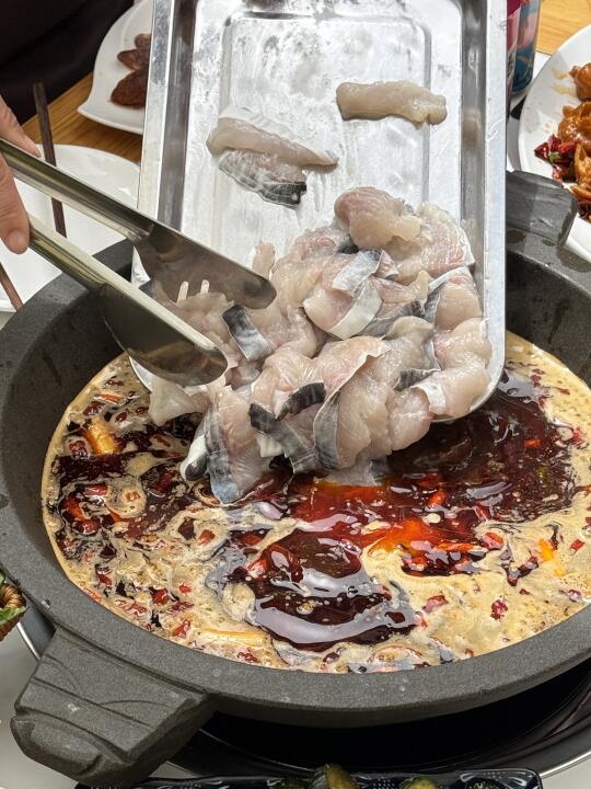 确实是沣裕口蕞好吃的石锅鱼🥹……