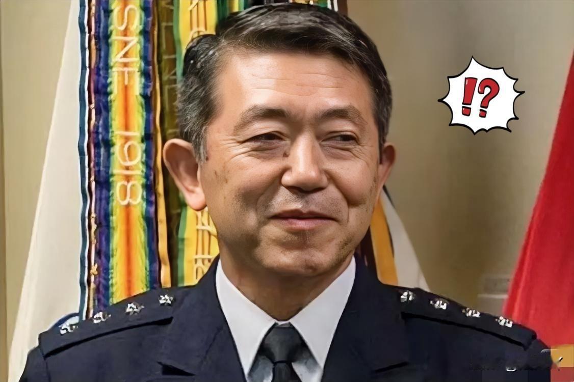 这回是真踩到日本的痛脚了！

12月15日咱们这边刚宣布制裁前自卫队统合幕僚长岩