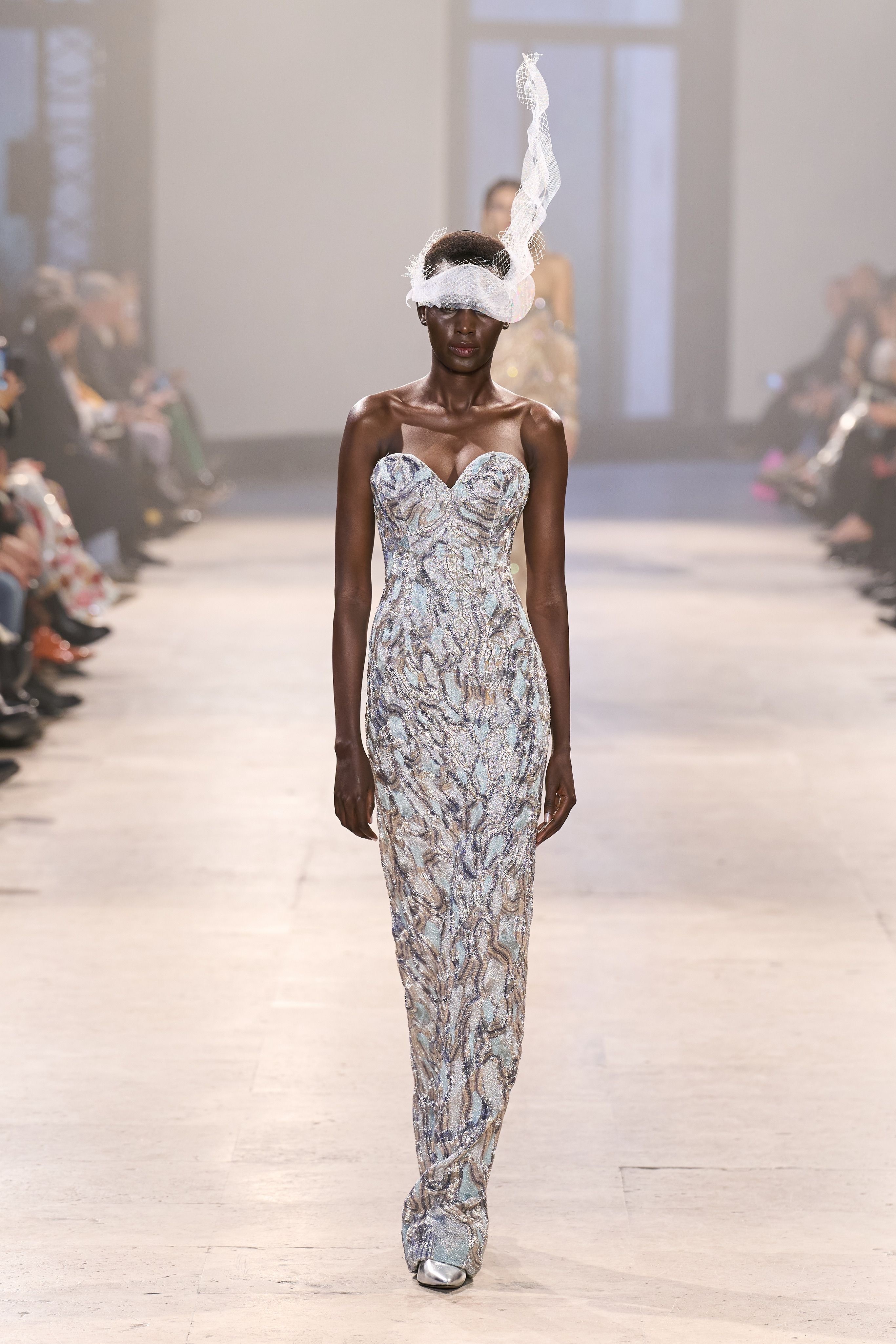迪丽热巴｜品牌直播姐的高定新造型 ！身穿 Rahul Mishra 2026 春