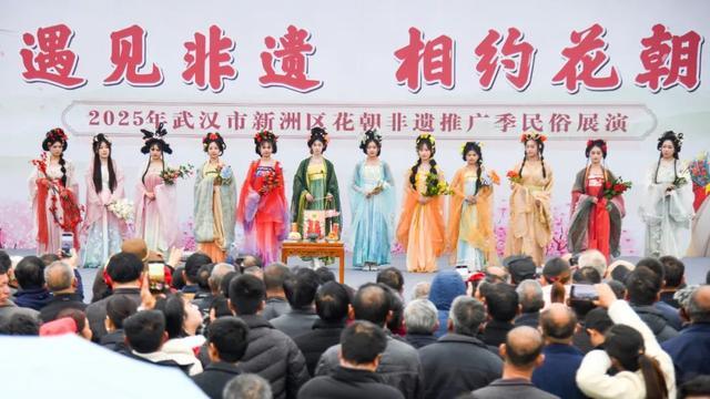 新洲是礼仪文明之乡，古有孔子使子路问津，今又得中国楚剧之乡美誉！

大美新洲还是