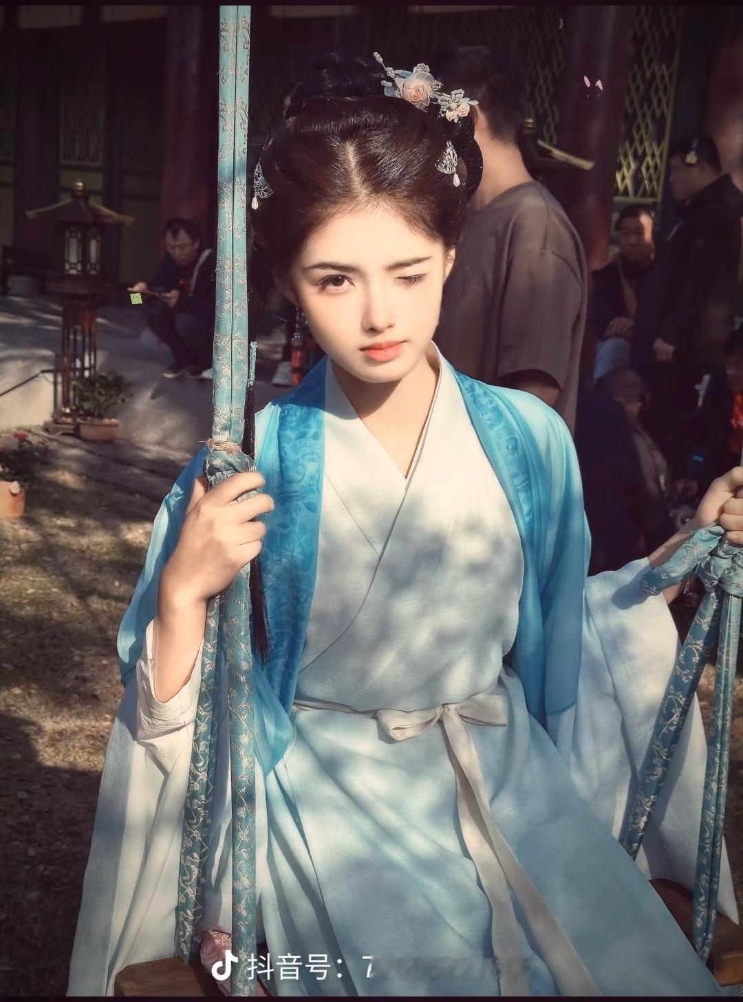 艾米 买股这一块【艾米】女儿心总如水 