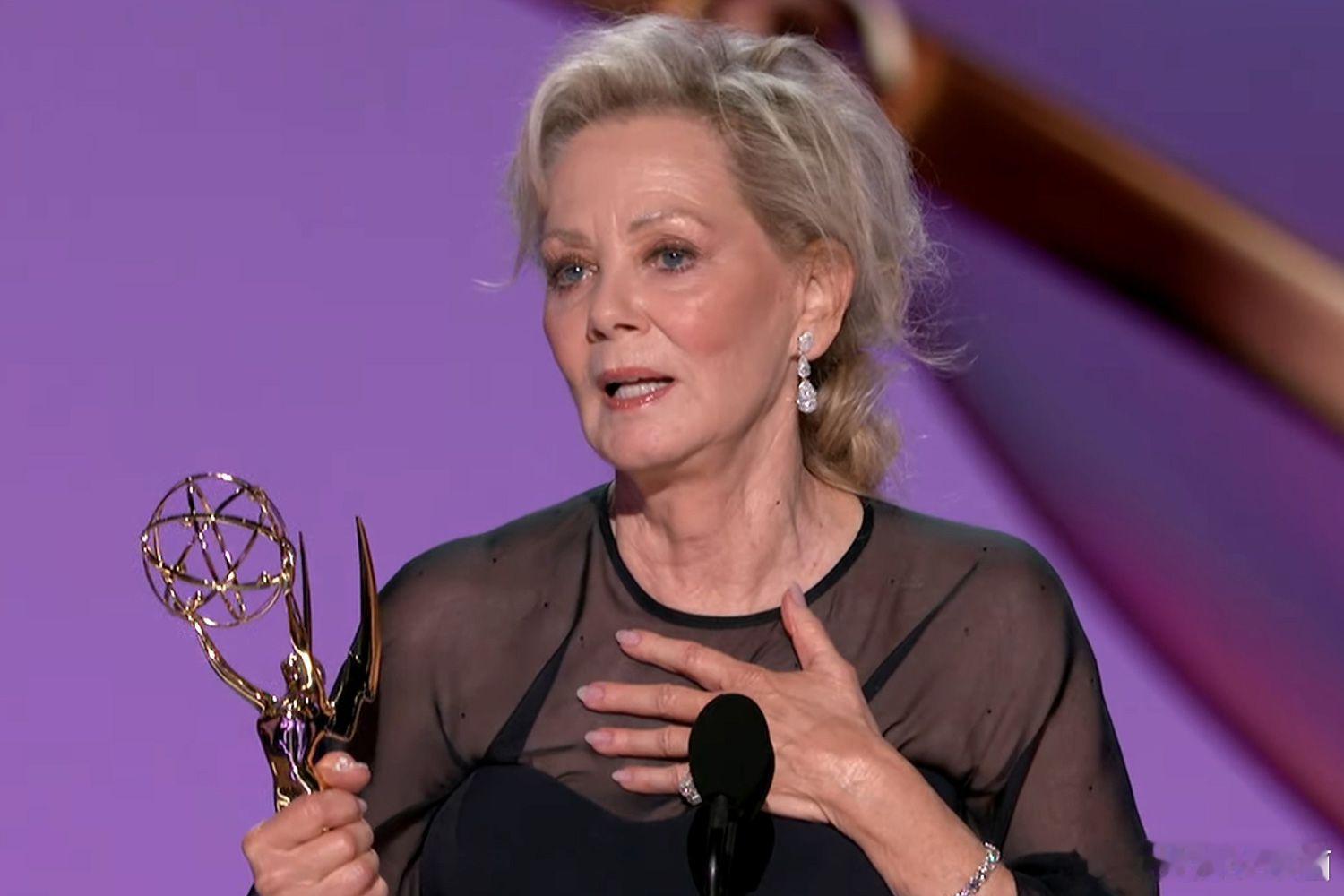 【SNL新季官宣首批嘉宾】SNL官推发布第50季首批主持及音乐嘉宾名单：9月28