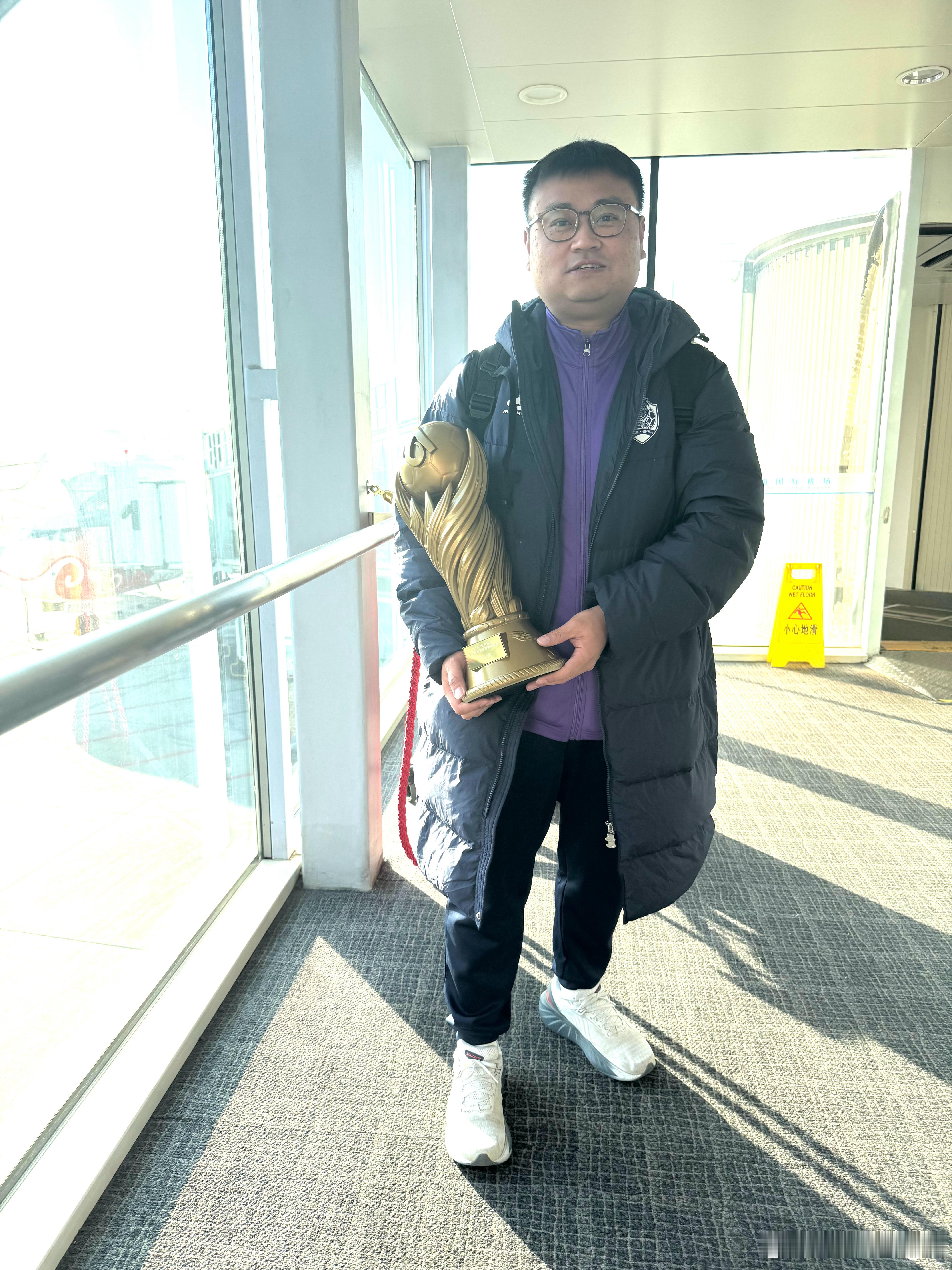 任务达成，安全抵津。中国传承足球明星联赛以球会友 快乐足球天津老甲a 天津·天津