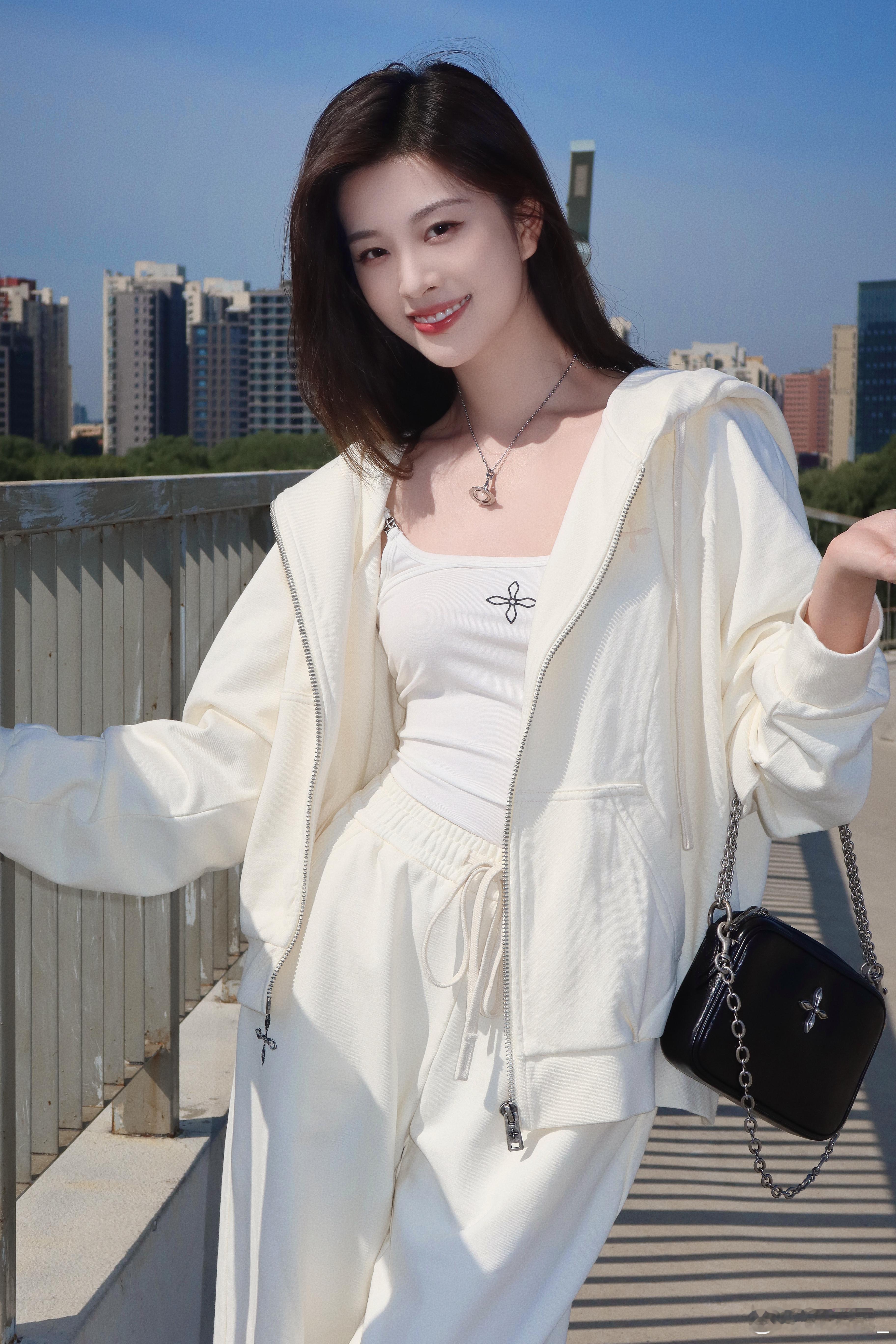又是艳阳天☀️☀️分享一冠蜜糖给你框住一整个秋天 ​​​