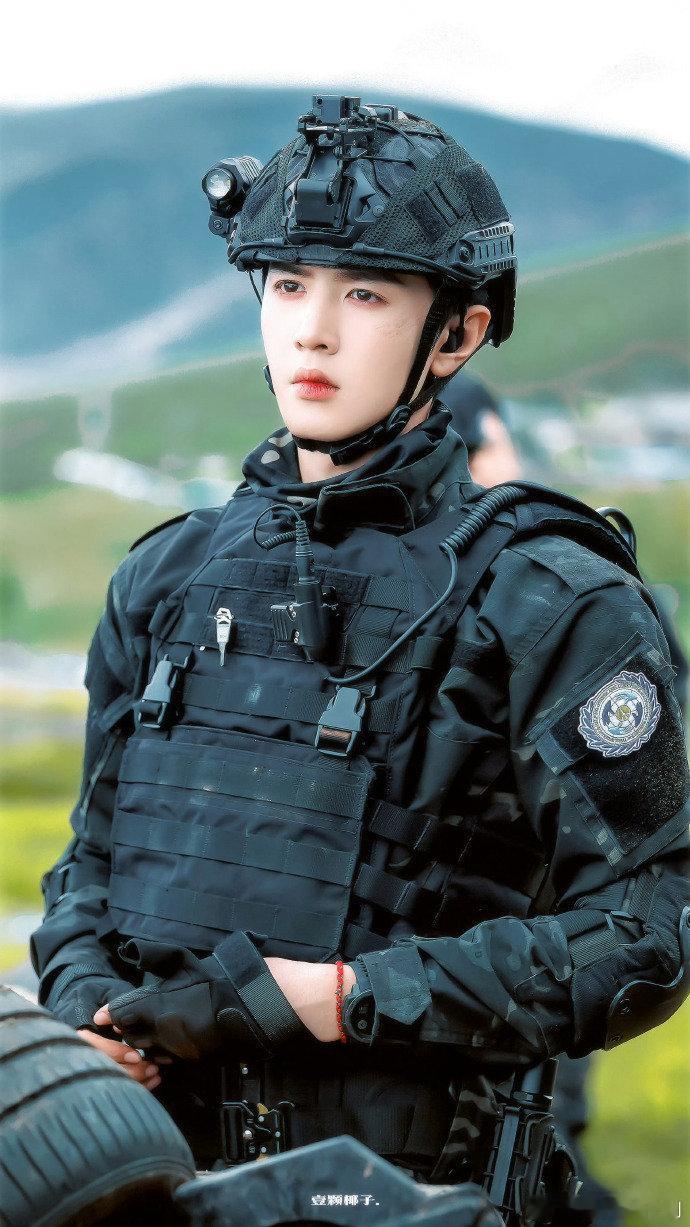 陈哲远英语声线自带苏感 家人们谁懂啊！陈哲远在剧里一开口讲英文，我的世界都安静了