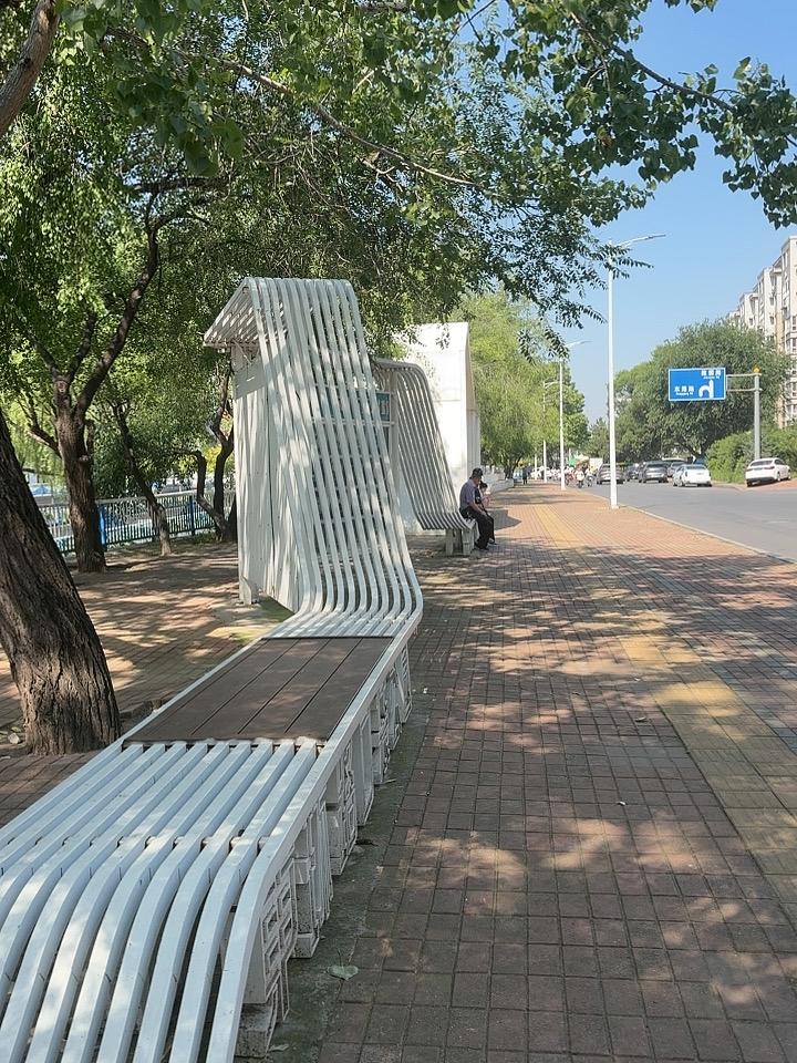名声较好的名人，一定要谨慎
演员刘劲替云朵喊话
歌星韩红为冯小刚喊话
大家对他们