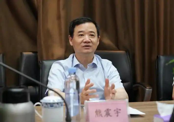 新余学院的新校长还没到任，书记便已经换人！江西高校这波操作，堪称“拆东墙补西墙”