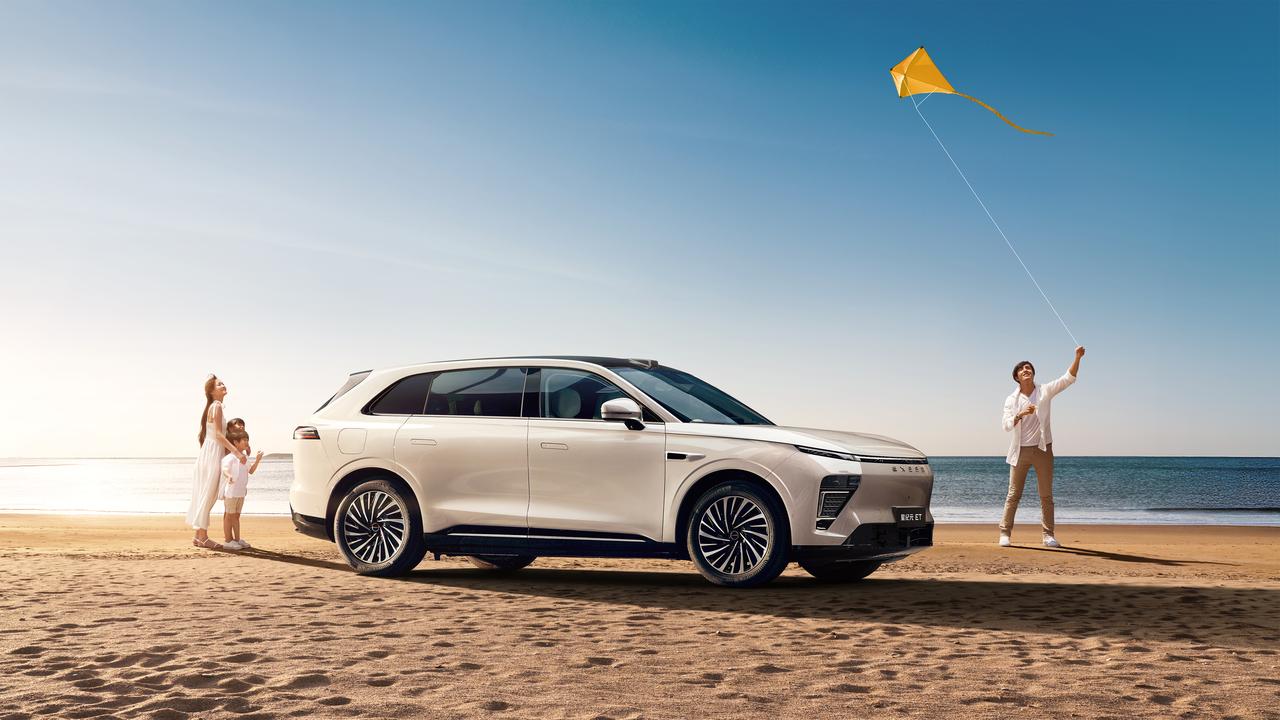 在星途双车限时好价这个绝佳时机下，2025款星纪元ET无疑是汽车市场中一颗耀眼的