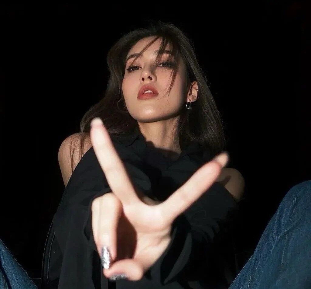 我的意思是你模仿的非常逊色 你的诋毁也不会让你超过我 