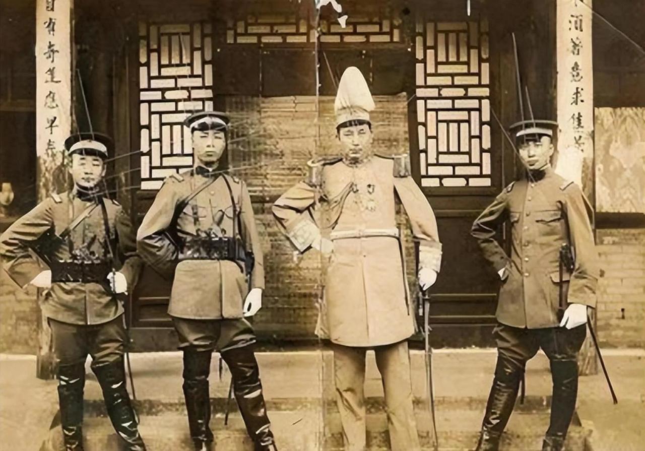 1912至1935年间，四川军阀混战不休，23年大小战事470余场，年均约20次