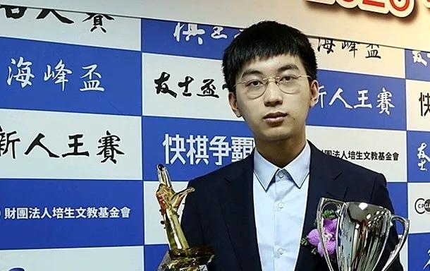 LG杯外卡悬念~尘埃落定





第29届LG杯世界围棋棋王赛于5月19日在韩