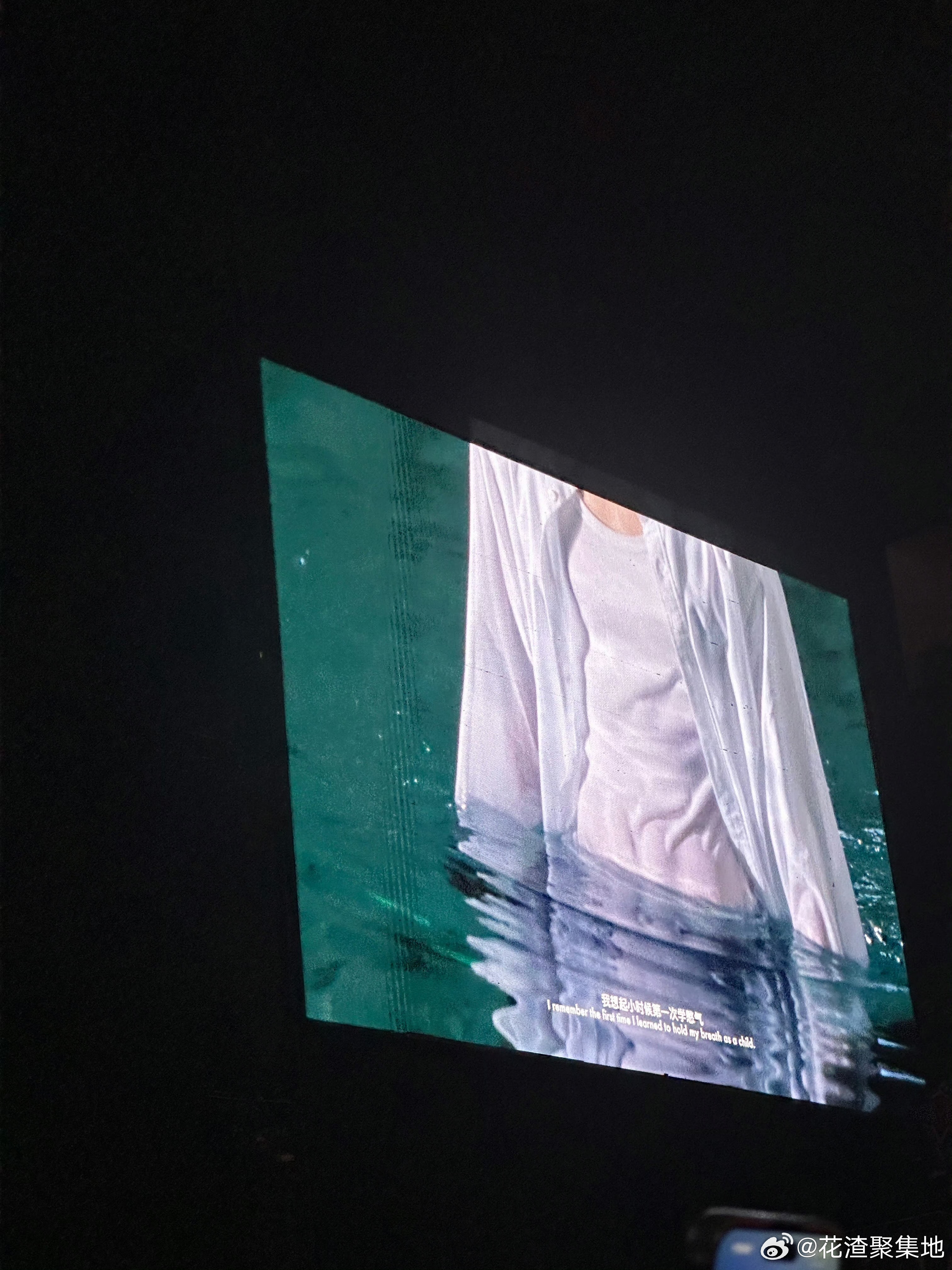 张峻豪演唱会张峻豪今晚状态很好啊💓这个身材我斯哈斯哈 ​​​