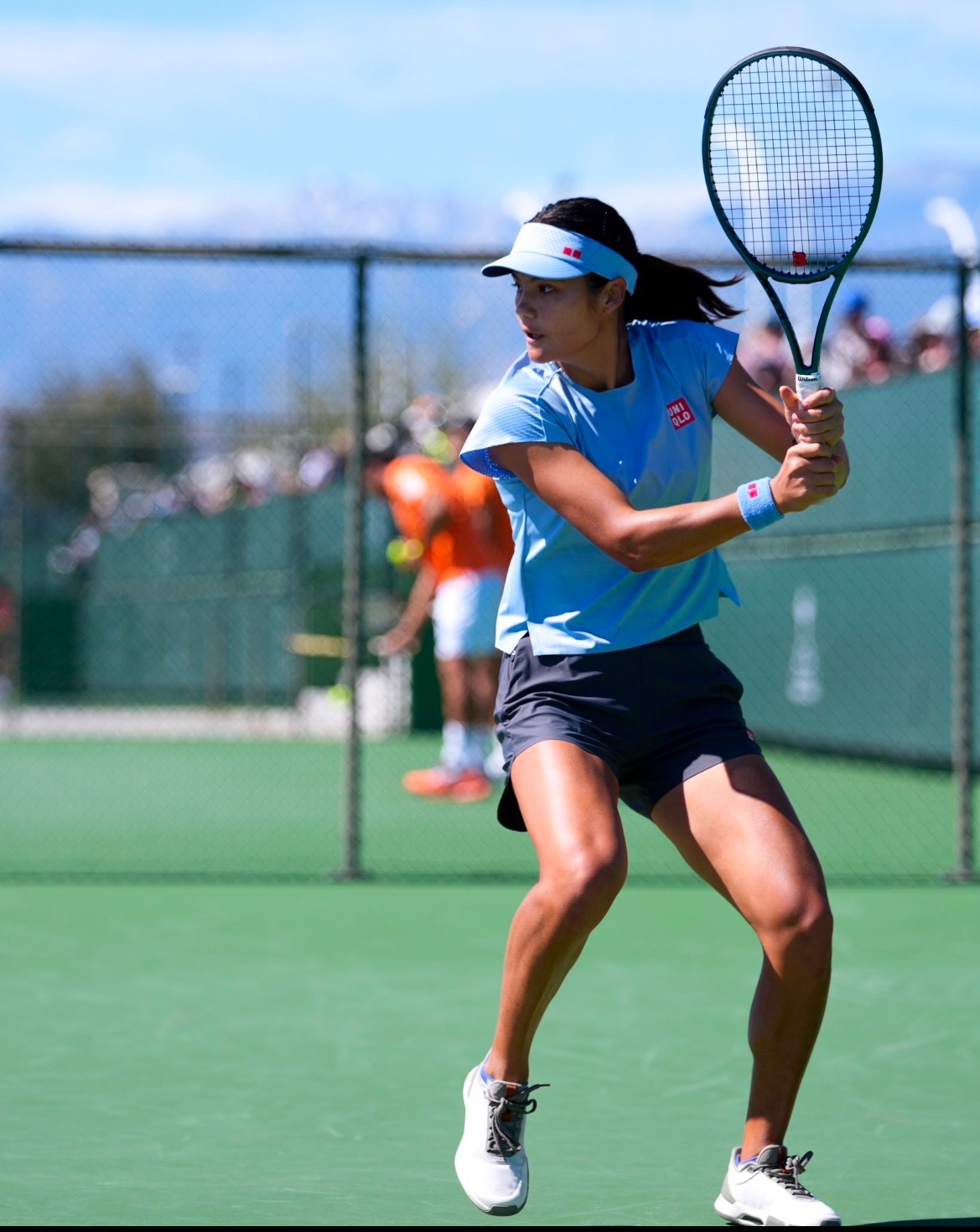 网球talking大会体育大赏 正是穿上新衣服的拉杜卡努，感觉更有学生范儿了。 