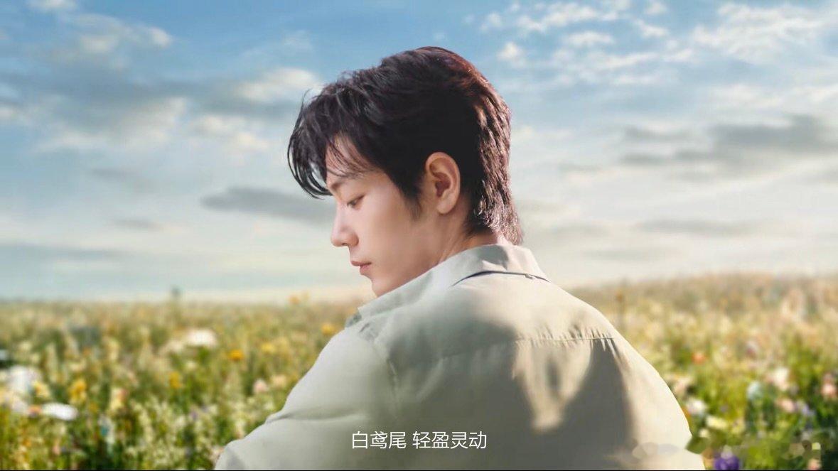 光影里的肖战植愈美学 光影氛围感封神！肖战植愈TVC温柔又有力量。植愈香氛洗衣液