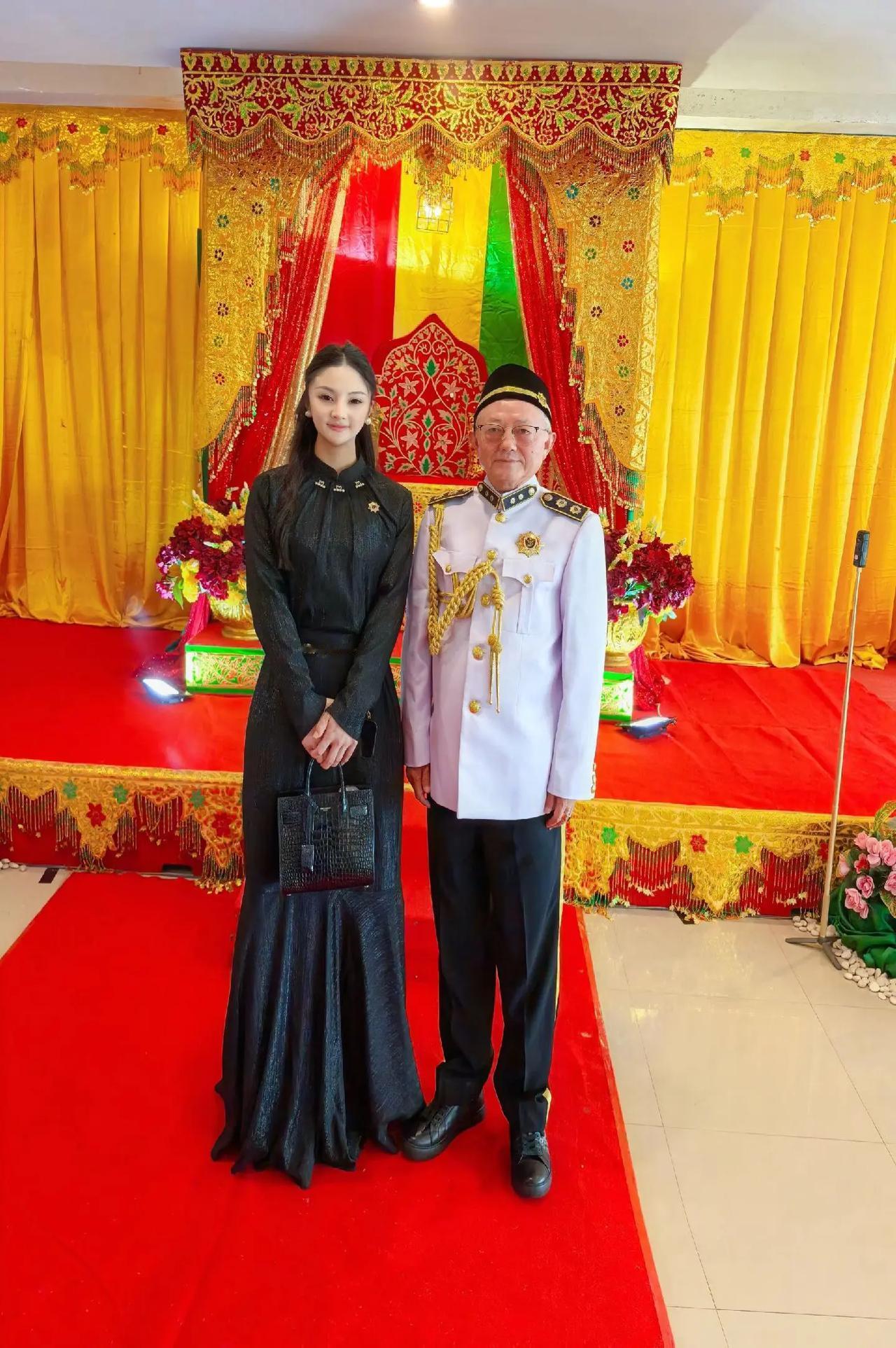 喜讯恭贺亚太领袖论坛跨越国境的合作以以及印尼廖内群群岛省省长、见证印尼王室拿督授