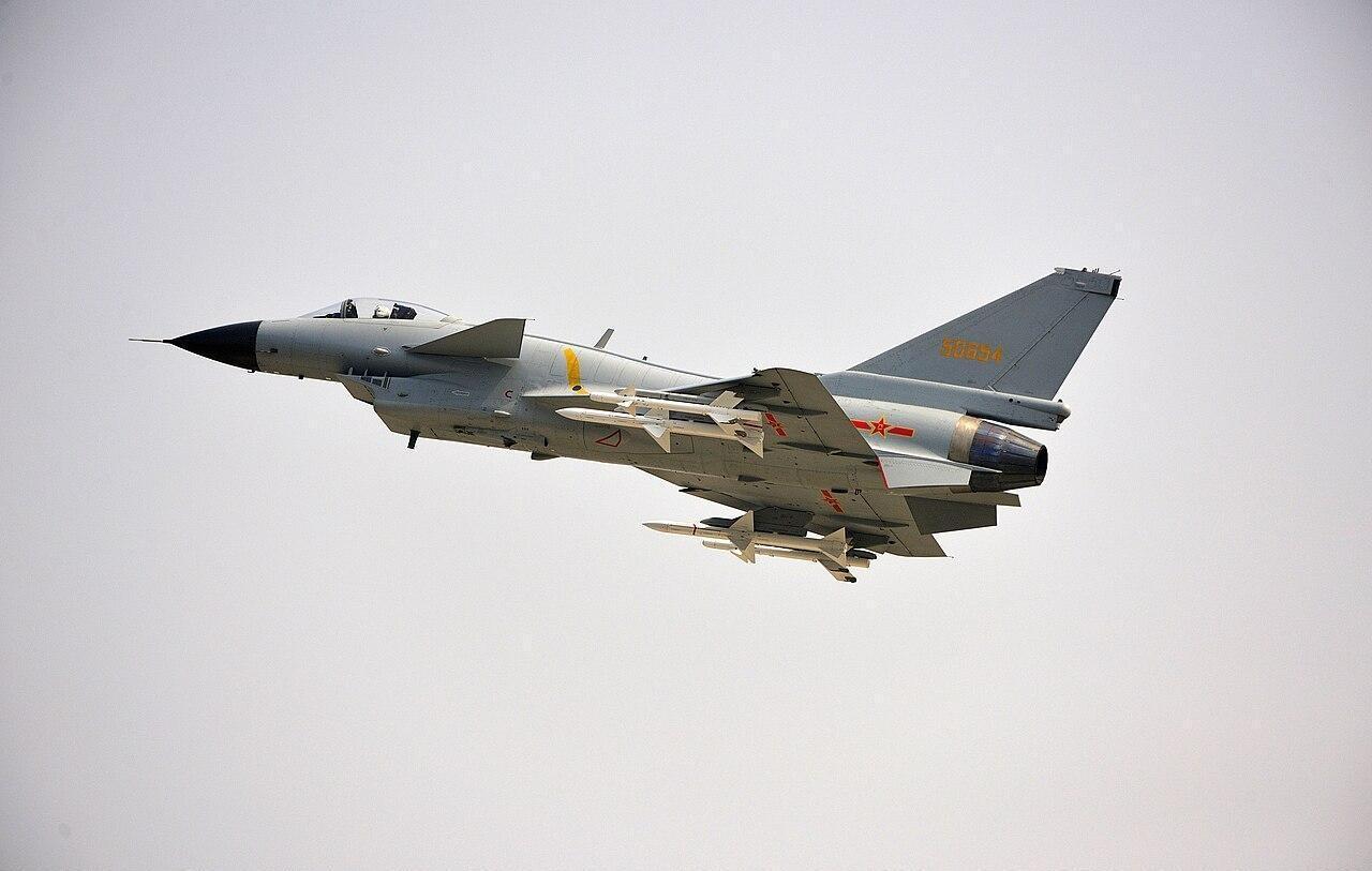 关于歼10战斗机型号的一些问题?
（1）最早量产版本的歼10，到底是叫歼10A，