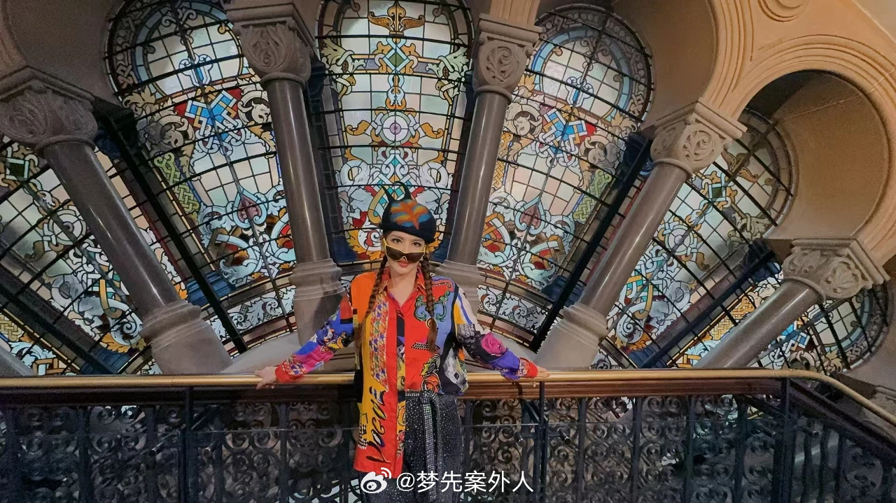 国潮外卖包装生成中 