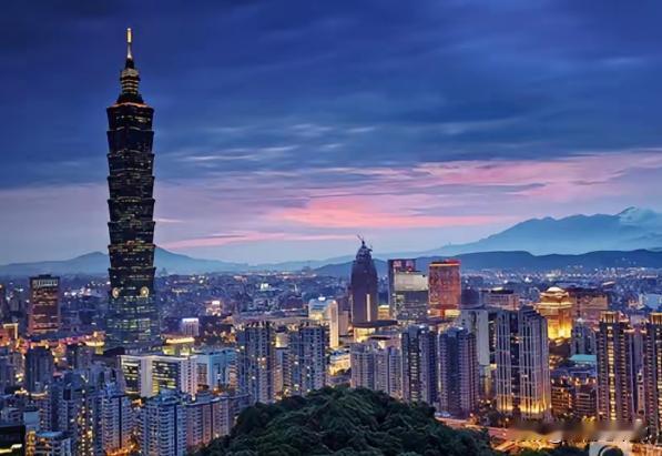 收复台湾省，不能让00后做主。他们真的会直接给轰平了，草都不剩。00后真不把你们