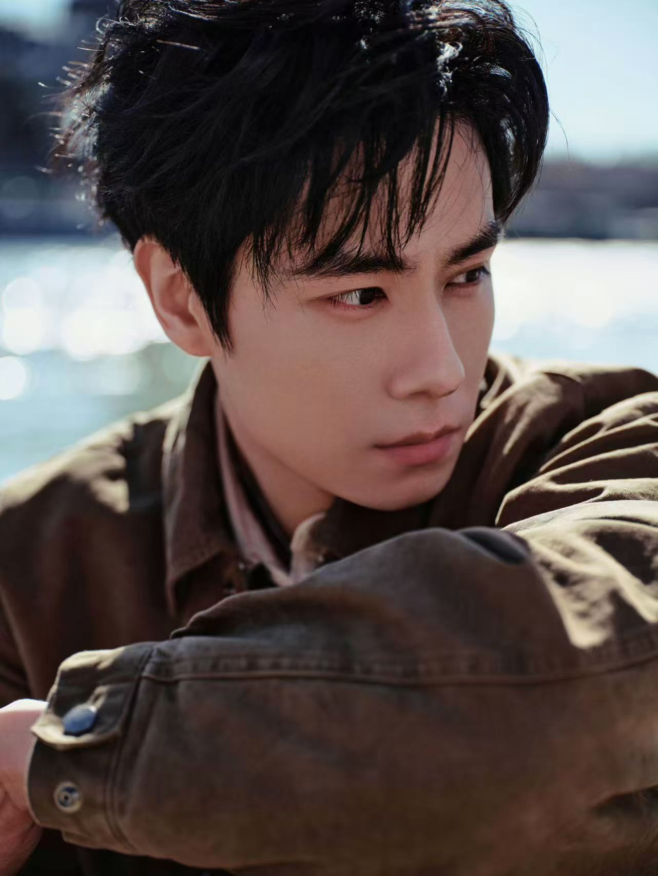 胡一天好帅五个字不肤浅谁说“好帅”两个字肤浅？胡一天亲自认证了它的分量。生日祝福