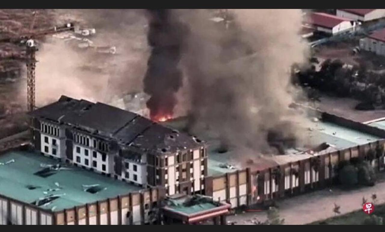 据泰媒报道，泰国军方近日袭击了柬埔寨6个诈骗窝点