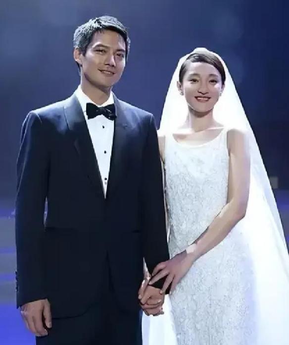 2014年，周迅闪婚高圣远。婚后不久，高圣远就向周迅提出借款300万创业，没想到