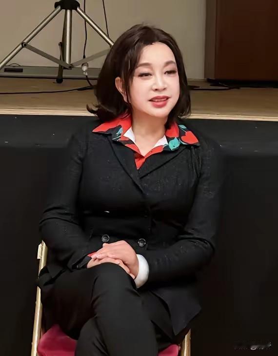 75岁的刘晓庆，终究还是为多年前的一次商业选择付出了代价。
 
2026年8月3