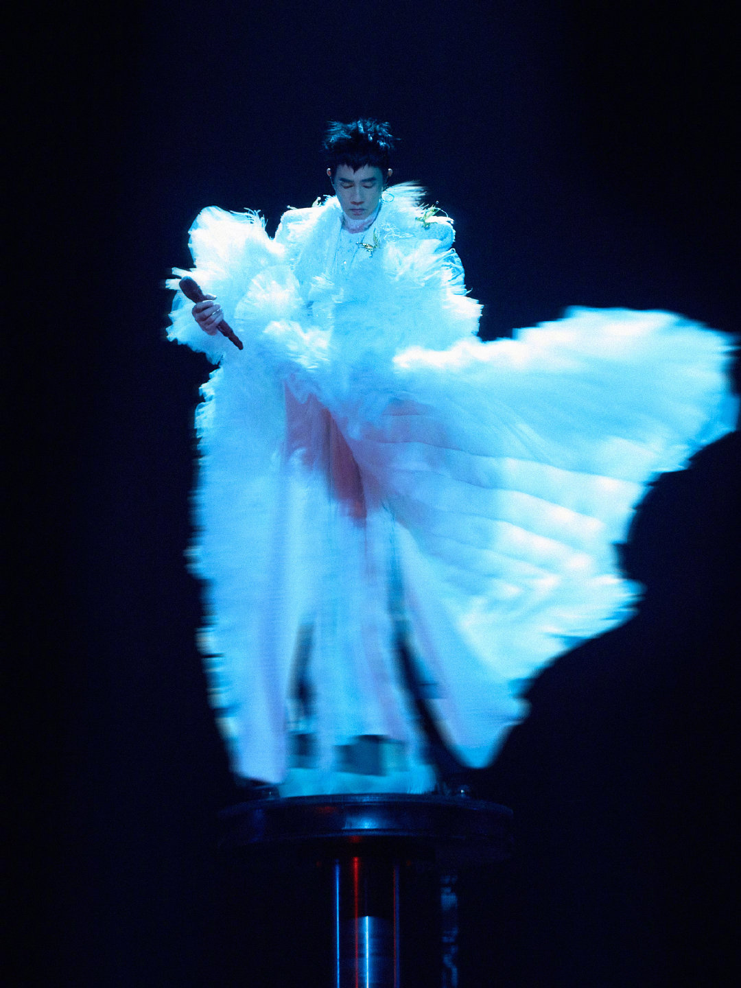 起猛了大家都在晒余额宝全明星小卡 最近集小卡好火啊！范丞丞、唐国强、闫妮、欧阳娜