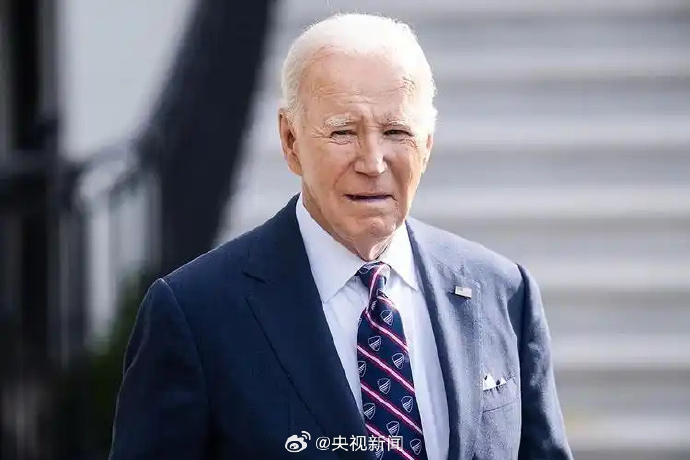 #拜登前列腺癌#【#拜登癌细胞扩散至骨骼#】当地时间5月18日，根据美国前总统拜