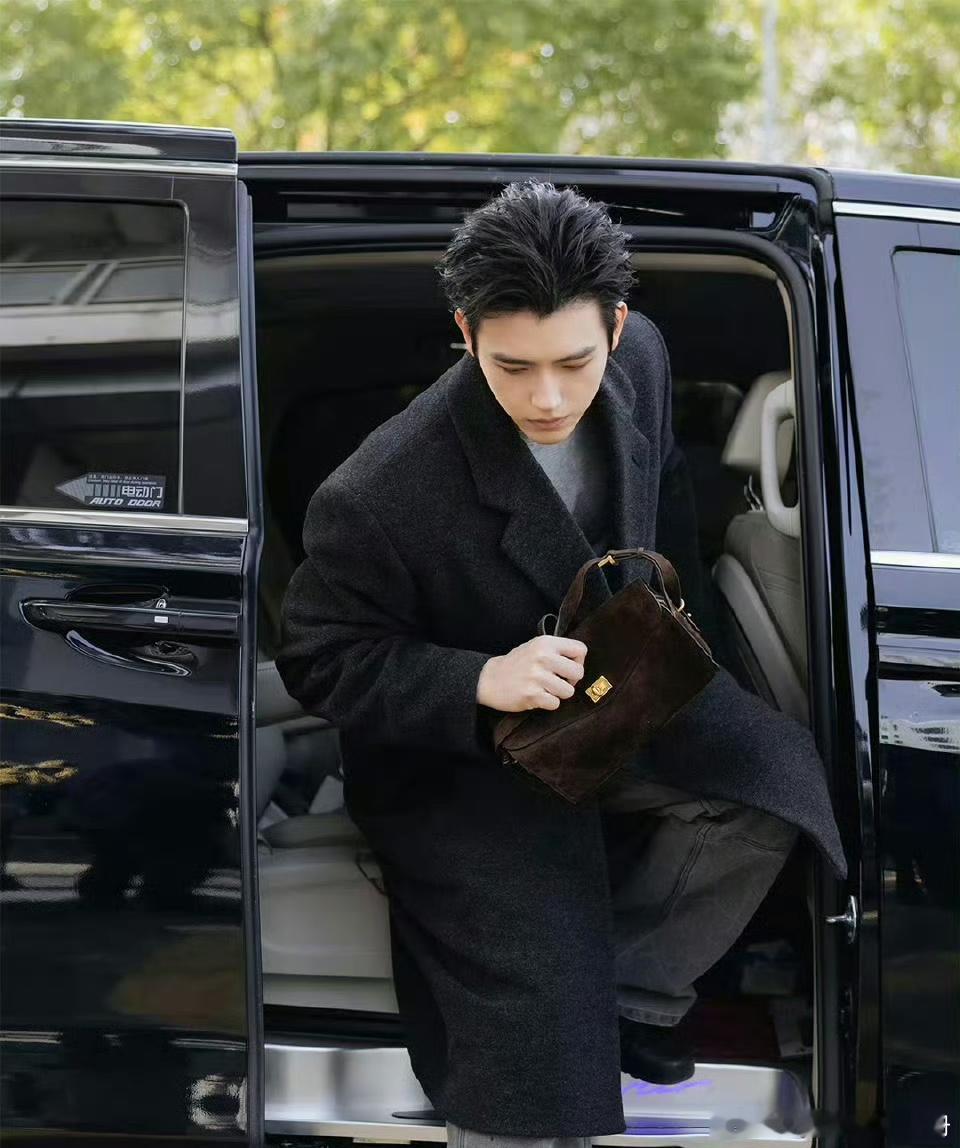 陈飞宇 杨超越 商务大片，帅哥美女颜值好强