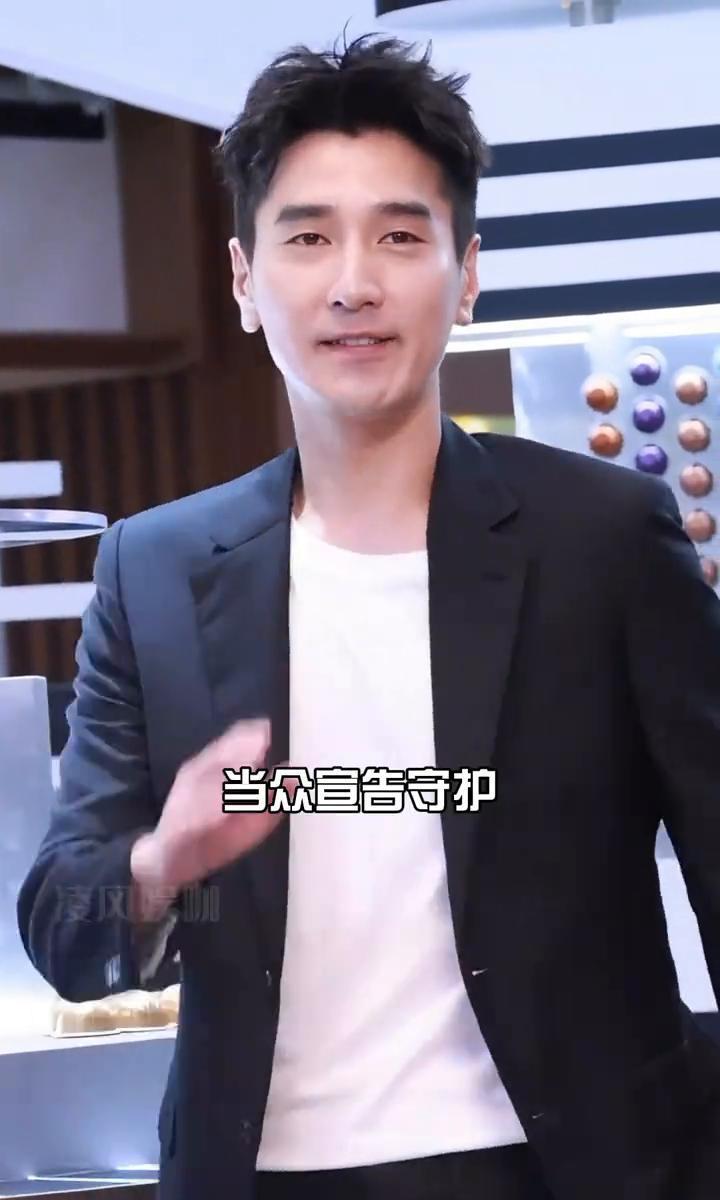 高圆圆的四段感情，教会她一个残酷真相：离开错的人，比坚持对的事更需要勇气。
她与