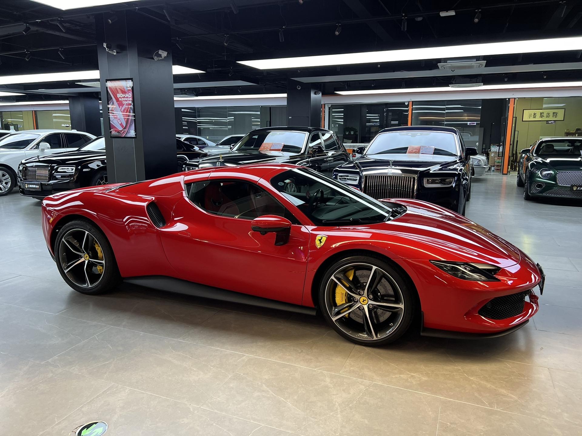 最新到店｜法拉利296GTS.红外红内电动舒适座椅 2000公里准新车...