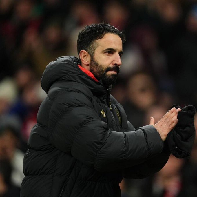 🗣️阿莫林表示他不会在1月份提出引进新球员的要求：“我们一直都在进行对话，这并