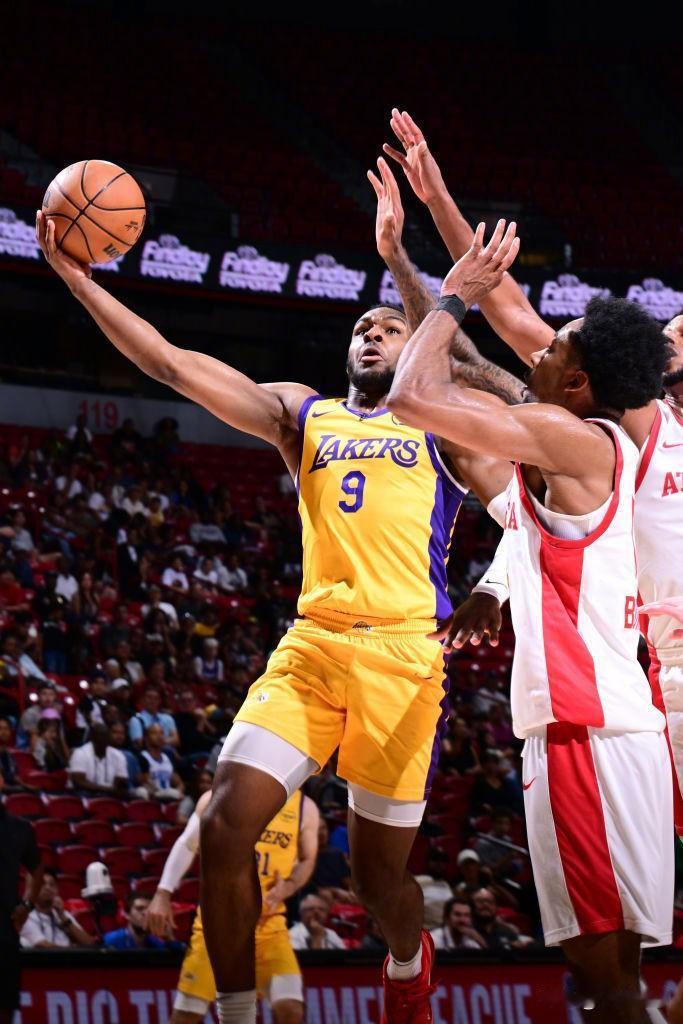 NBA：夏季联赛
湖人87-86险胜老鹰迎来夏联首胜！卡斯尔顿17分12篮板6助
