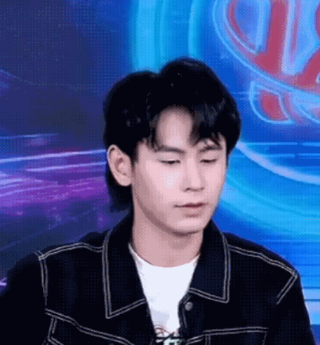 #无畏粉丝吃得太好了##无畏夜宵推广大使# 终于等到了就是说，无畏今晚直播不仅墨