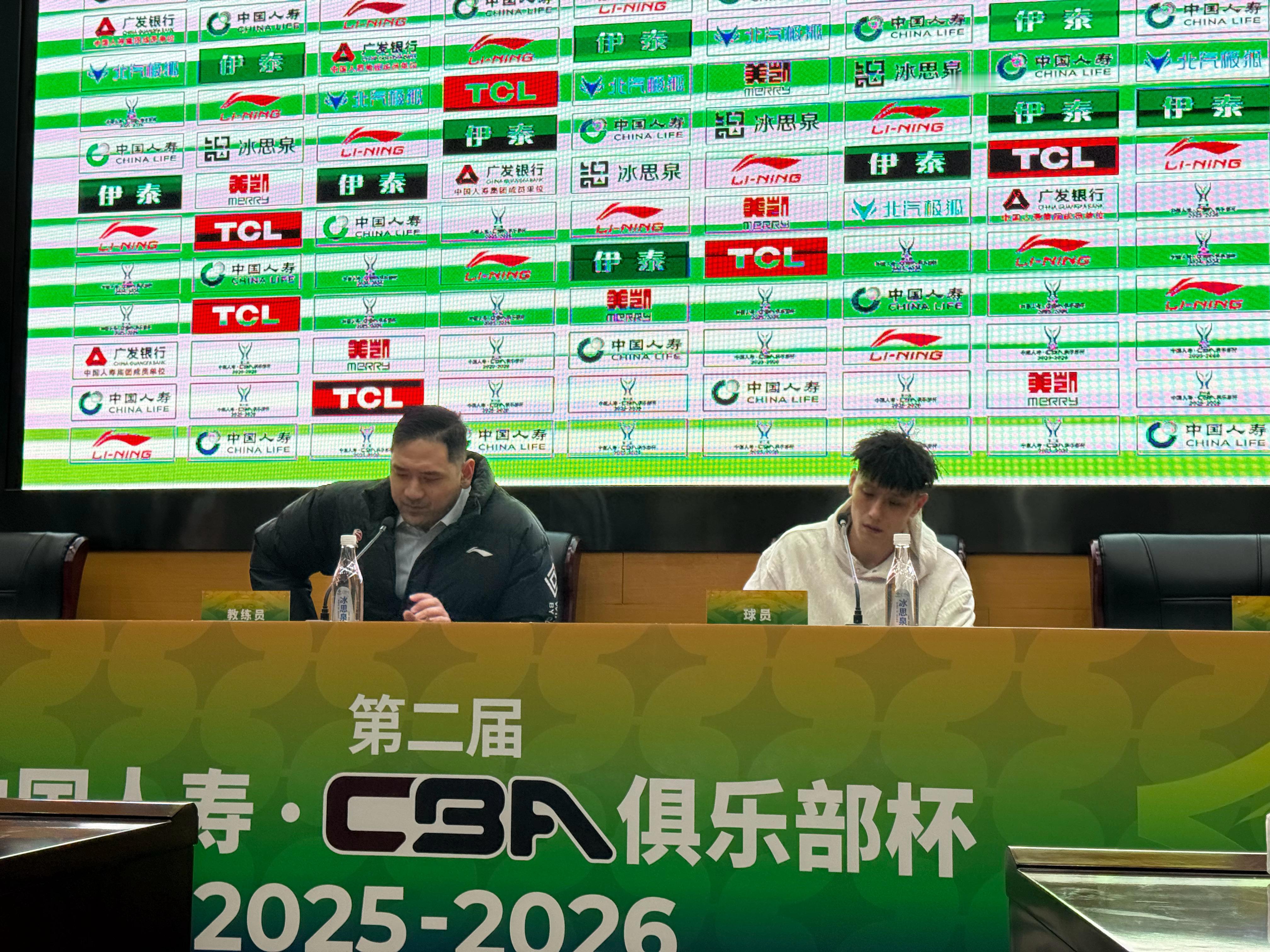 钟诚指导赛后：“这场我们状态开得比较早，但最后处理球比较急躁。多名主力出现伤病和