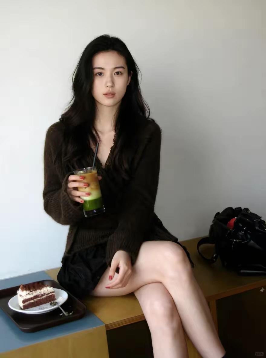 悠闲下午茶时光，享受生活的每一刻。🍰🍹🌸清晨起来，最美好的一件事是什么 女