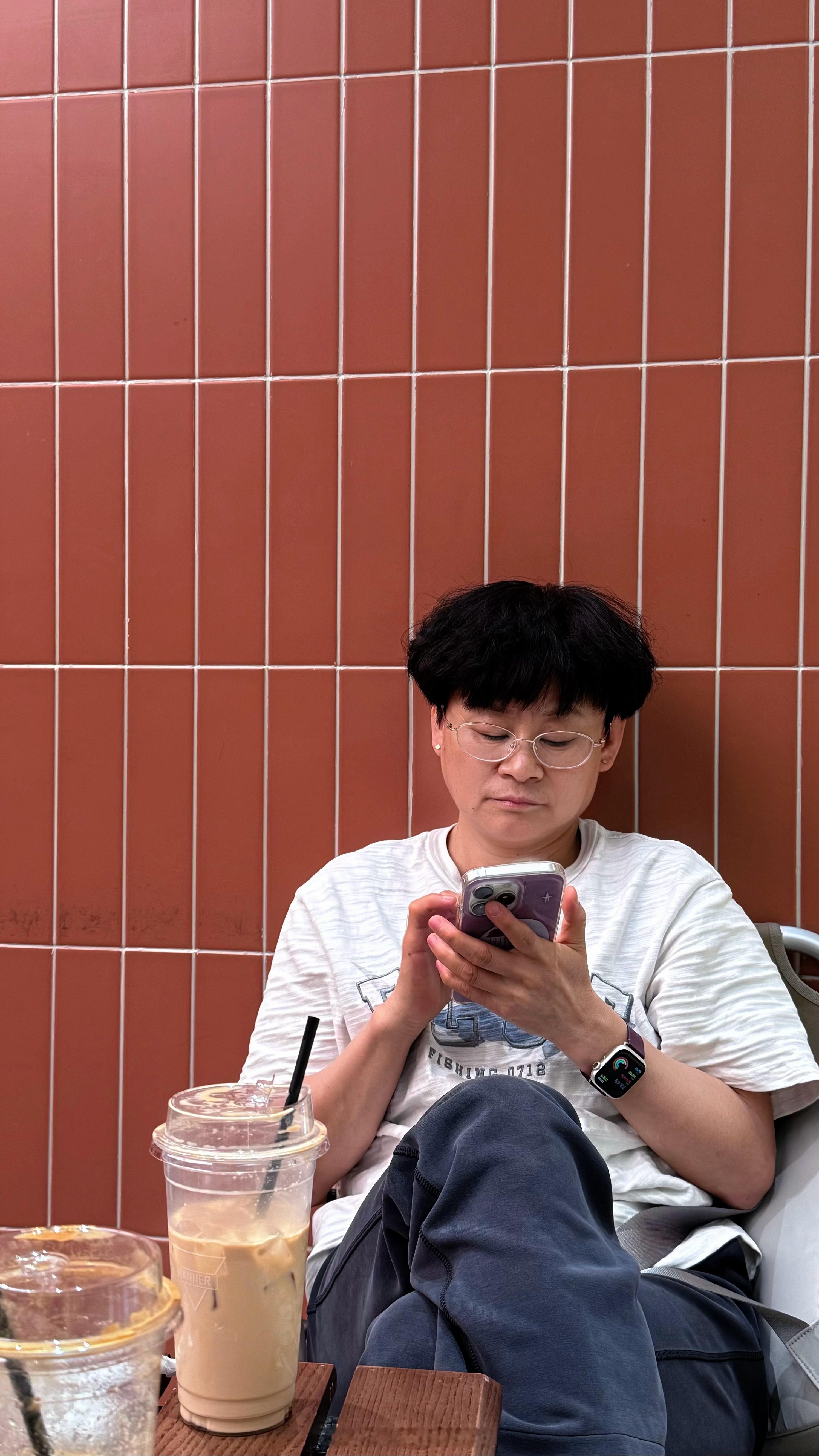 我拍你 你拍我 （所以母亲节的意义是我和你见面就好了 ​​​