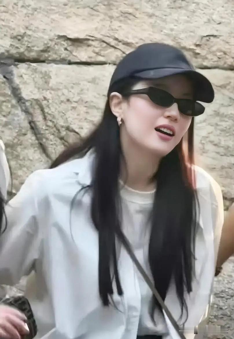 不穿胸罩，正在中国女性中悄悄流行！一道深红的勒痕，几口喘不上的闷气，推门进屋头等