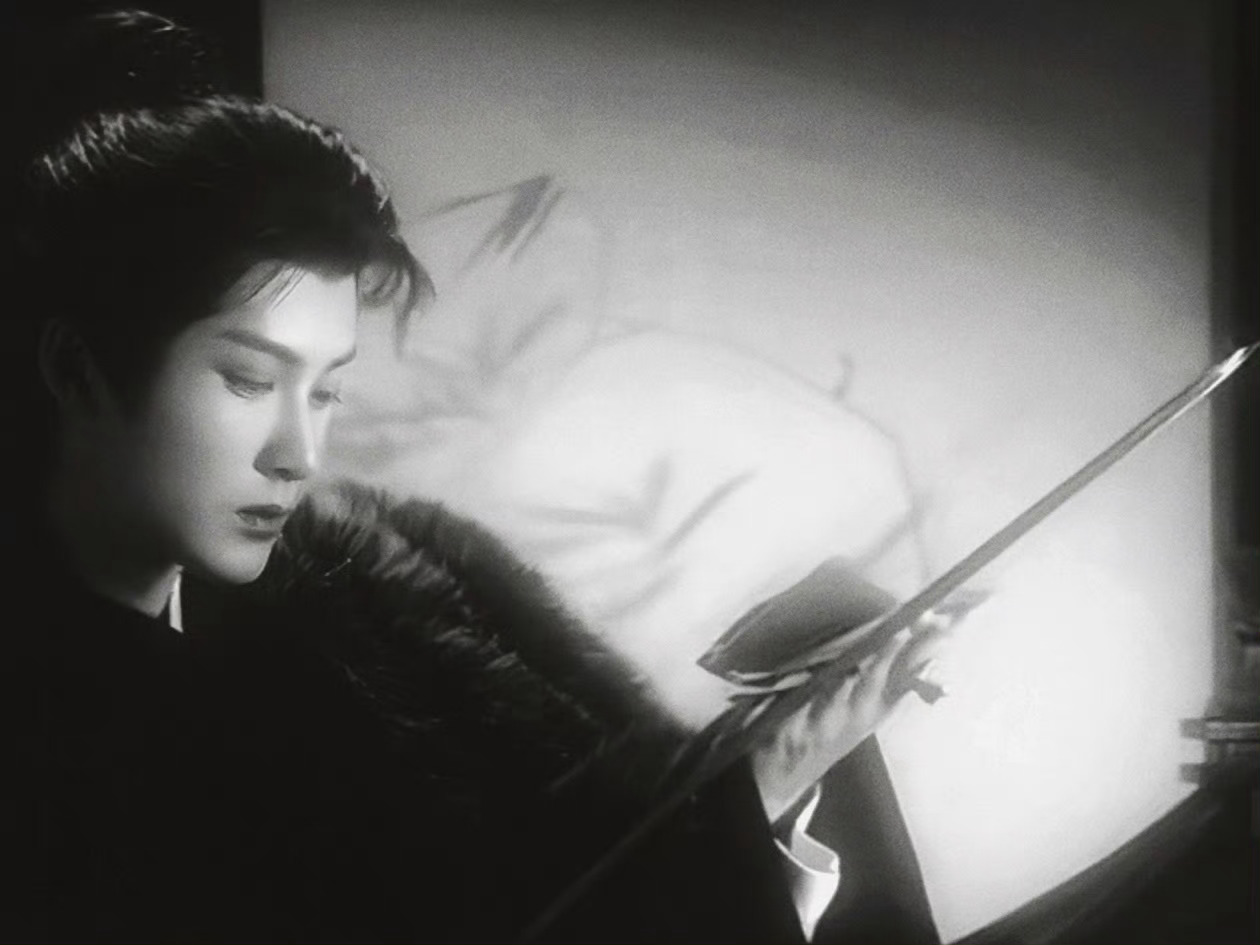 好好好好爽一张脸啊很直观的美貌冲击和对味的角色状态，质感拉满，有这样一张顶级剧抛