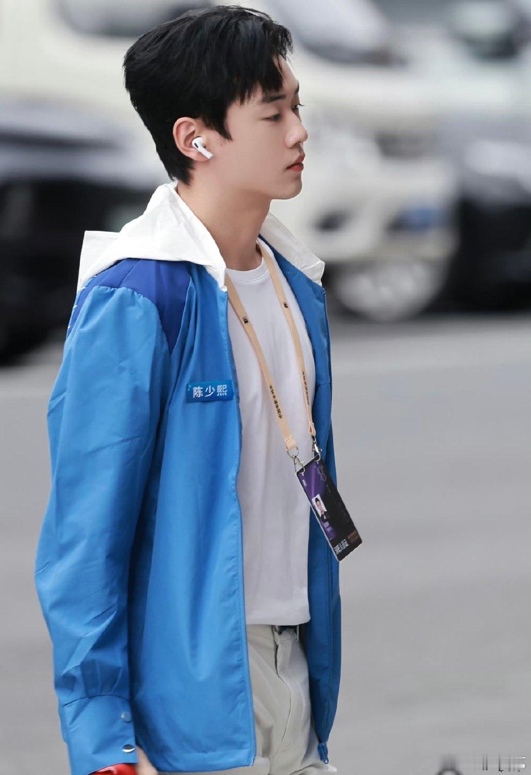 从种地吧剪到散黄的“新手历练”，到星辰大海组队剪大枝的“高手过招”，陈少熙的剪枝