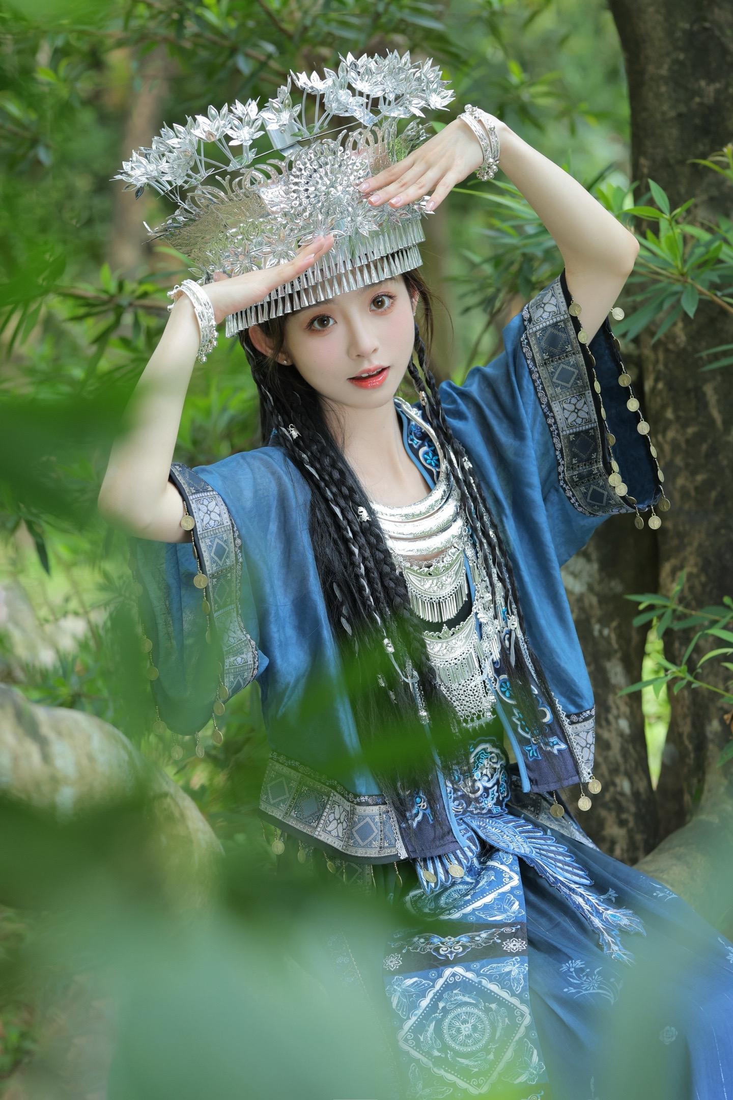 少年人，你不会忘了我吧。轮回百转只为与你相遇