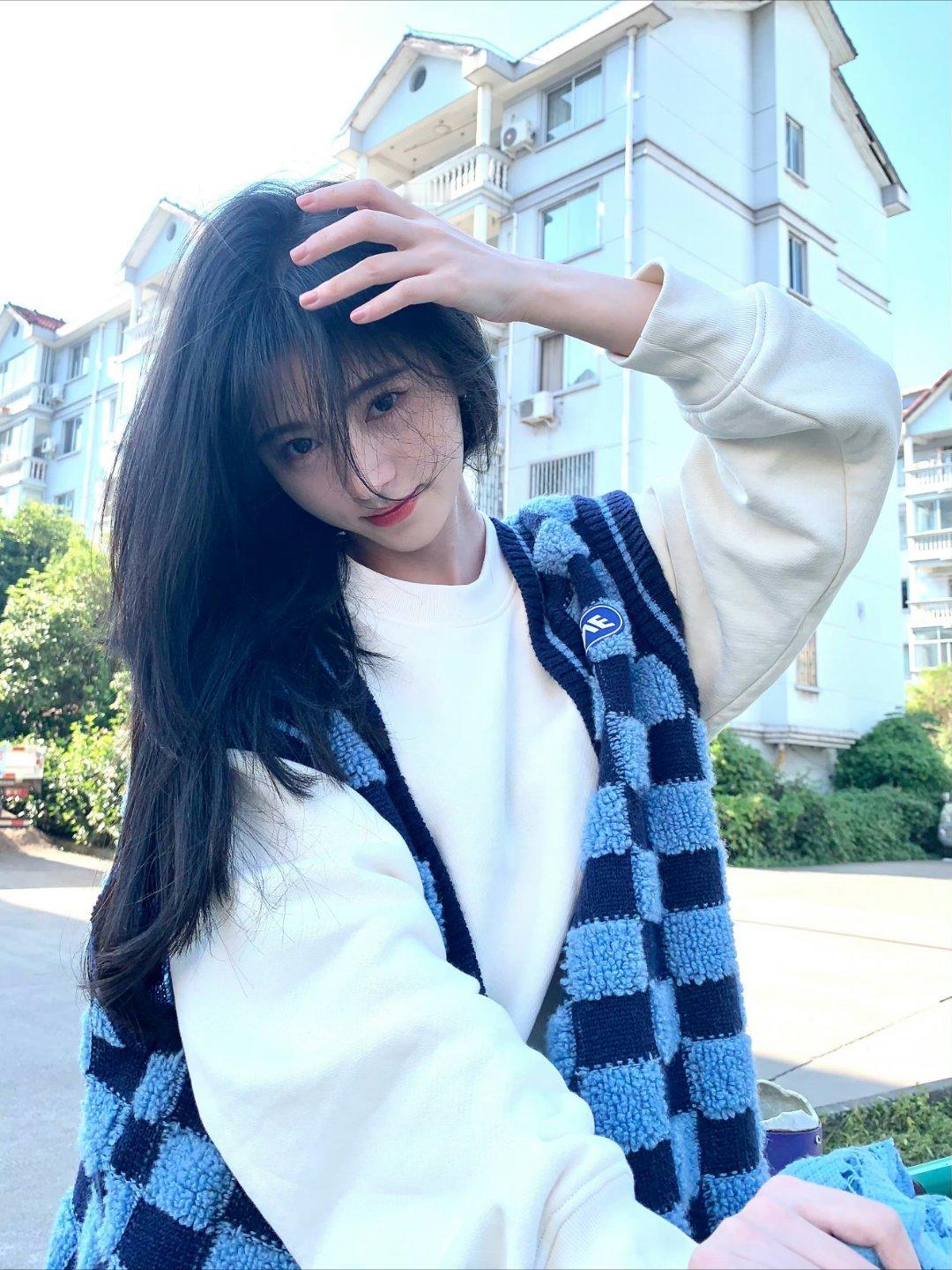 鞠婧祎杨采薇 ❤️鞠婧祎韩菱纱 ❤️蹲下摸摸自己的影子说没关系₍˄·͈༝·͈˄*