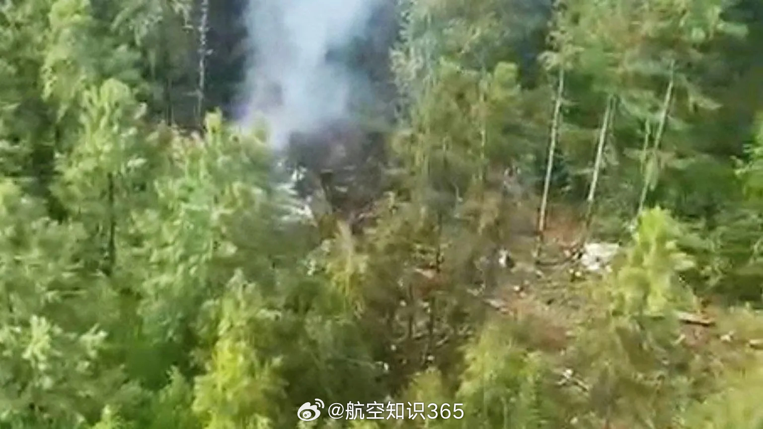 【突发！一架搭载约50人的俄罗斯客机失联】7月24日中午，一架载有49人的安-2