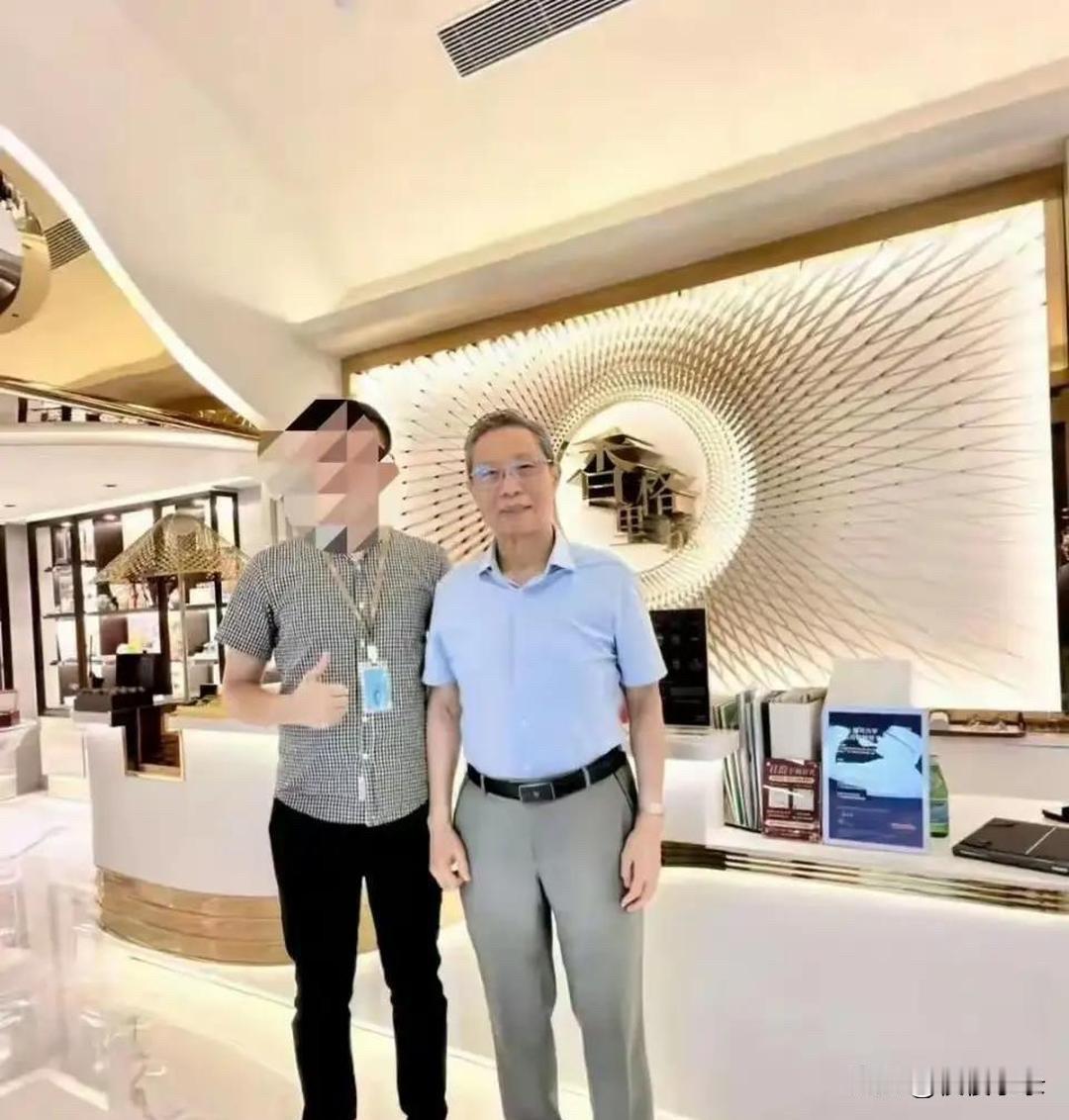 90岁钟南山院士状态惊艳众人，精神抖擞活力满满！[大金牙][大金牙]