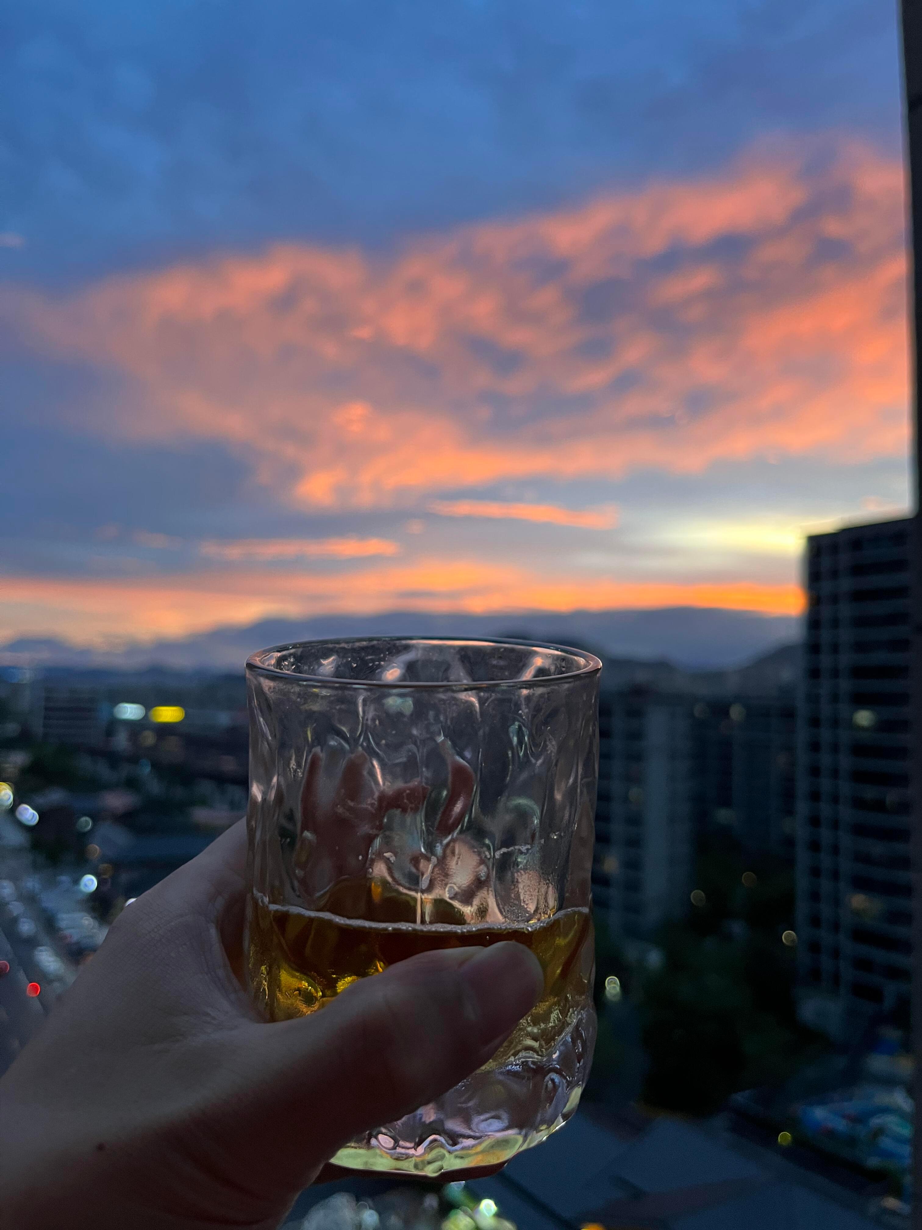 其实我没那么惨 ,但是我喜欢给自己加戏, 你能刺痛我个毛线。