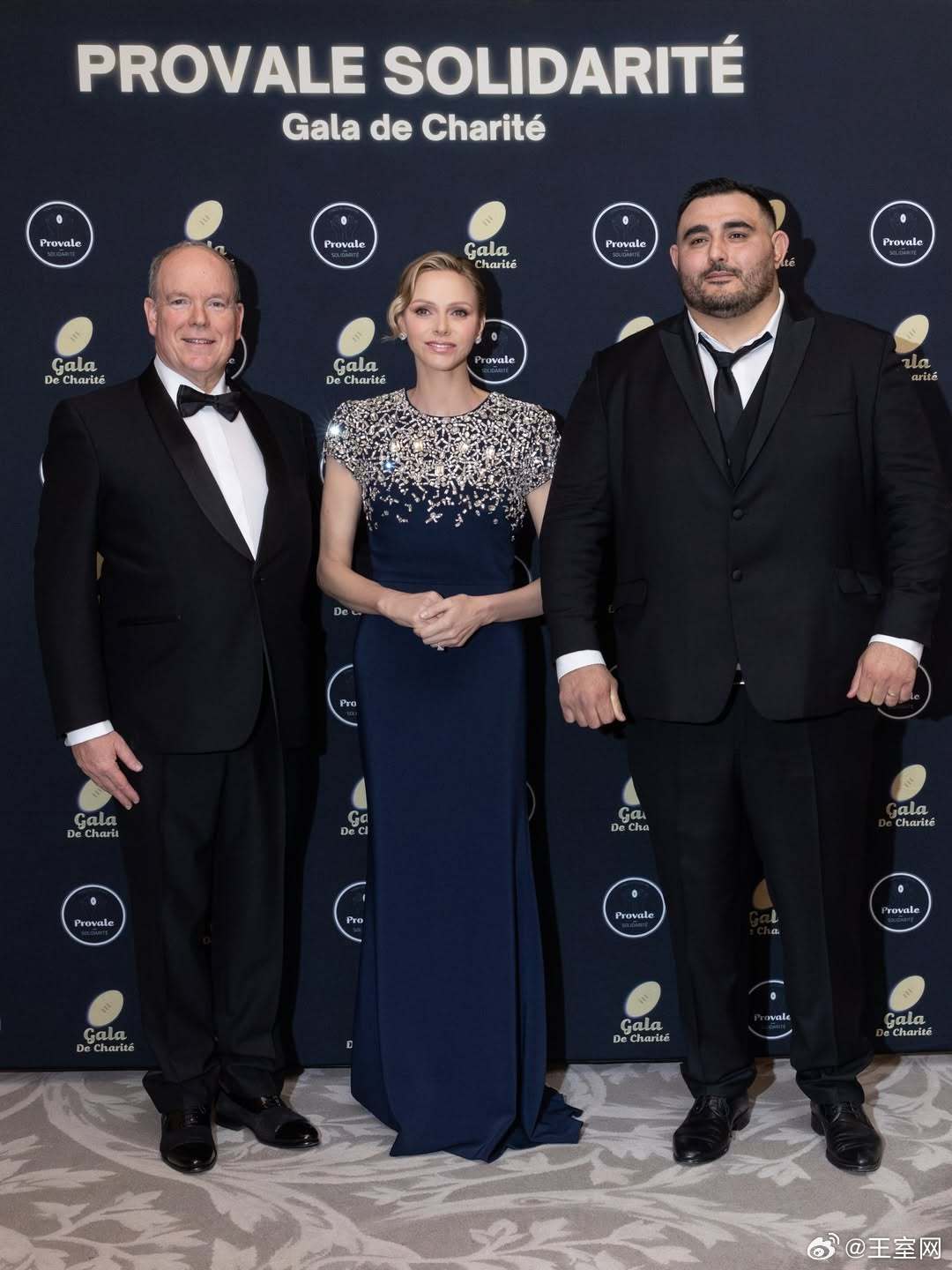 摩纳哥王室 🇲🇨3月13日，阿尔贝亲王和夏琳王妃出席由法国全国橄榄球运动员联